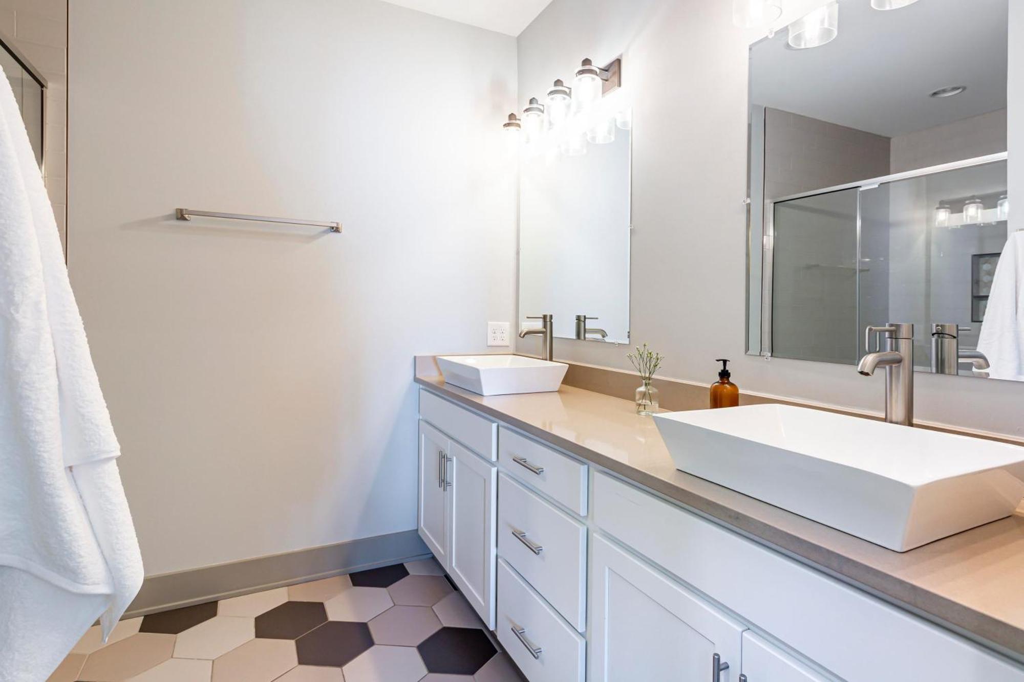 Waverly By Avantstay Nashville-Inspired Townhome W Luxury Kitchen Pool Table Buitenkant foto